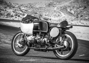 BMW RS54 with Bartl Fairing 1956年 ヴィンテージ カフェレーサー モノクロ 壁紙ポスター A2版 594×420mm（はがせるシール式）012A2