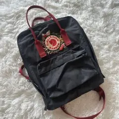 FJALLRAVEN｜Kanken Backpack/ 刺繍ブラック　レッド