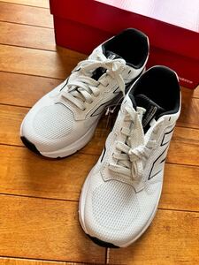 ニューバランス New Balance スニーカー シューズ　24.5