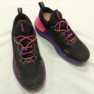 Under Armour HOVR Phantom 3 SE Storm スニーカー サイズUS8.5(26.5cm) アンダーアーマー 3026610-002 ランニングシューズ 黒×紫×ピンク