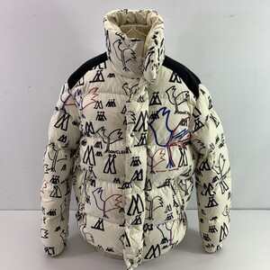 04wy7006▽【1円～】MONCLER　モンクレール 18AW グラフィック ロゴ プリント ダウンジャケット ホワイト D20914137685 539F0　2サイズ