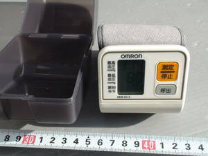 ★OMRON デジタル自動血圧計★HEM-6113★ハートマークを胸に当てた状態で測定するので計測結果が正確でばらつきが少ない血圧計★