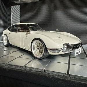 オートアート 1/18トヨタ 2000GT クーペ　　　（カスタム仕様)