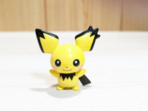 ポケモン　モンコレ　ミニフィギュア　ギザみみピチュー