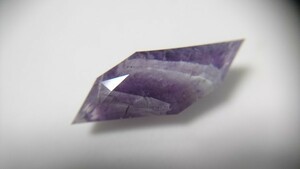 珍しいカット　ストライプ　アメジスト　5.75ct　ファンシーカット　アフリカ産