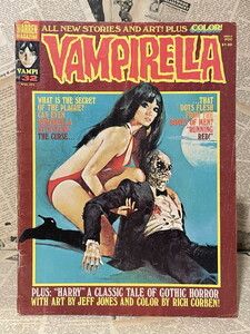 ☆1970年代/ヴァンピレラ/ホラーコミックマガジン/バンピレラ/即決ビンテージUSA/モンスター/Vampirella(1974/#32) BK-169