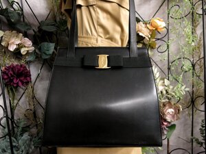 ●超美品●Salvatore Ferragamo フェラガモ●ヴァラリボン●カーフ レザー 本革●ショルダー バッグ●黒●ゴールド金具●肩掛け●Js53047