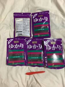 ゆかり　赤しそ　77g 5袋　仕入除500円超10％オマケ　賞味期限2025/11 在庫7袋　送料負担別で各1〜6袋で出品(多い程割安) 健康効果説明欄