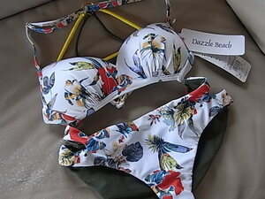 9号☆女性用 リバーシブル花柄のビキニ（水着）DAZZLE BEACH