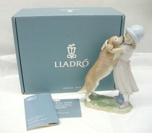 1000円スタート フィギュリン LLADRO リヤドロ 6903 A Warm Welcome 待ってたよ 犬 少女 付属品有 陶器人形 西洋工芸 置物 12 L10020