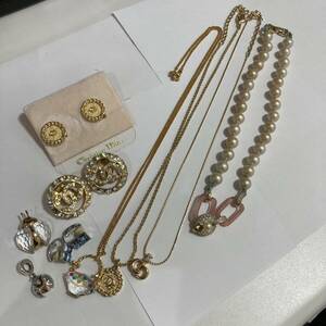 1円～ ブランドアクセサリー CHANEL Christian Dior GIVENCHY SWAROVSKI Pandora ネックレス イヤリング など 真贋不明 