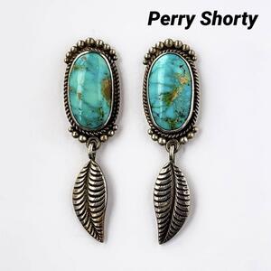 ナバホ族 Perry Shorty ペリーショーティー ターコイズ ピアス 希少　ナバホ　インディアンジュエリー　トルコ石