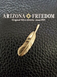 【ARIZONAFREEDOM 】アリゾナフリーダム　40㎜全金旧フェザー ペンダントトップ