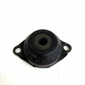 取り外し品 JAGUAR ジャガー エンジン マウント C18556 K1079 J5/C18556K1079J5 カーパーツ 修理 交換 部品 C-143