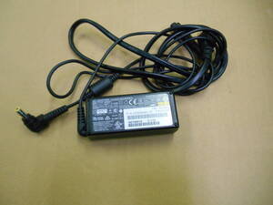 FUJITSU ACアダプタ ADP-40HH A FMV-AC326C 19V=2.1A 外径5.5 内径2.6 (108