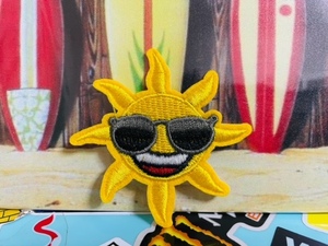 【B23】太陽・sun 刺繍アイロンワッペン・海・ハワイ・ハンドメイド・リメイク・素材