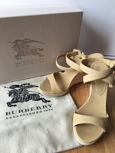 burberry established 1856 バーバリー　レザーバックル　サンダル　アベナル　95　ベージュ/A101