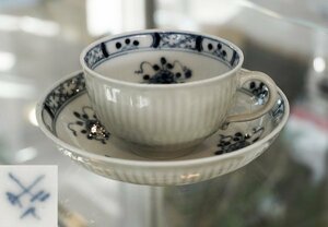 貴重 MEISSEN マイセン 1740-50 年頃 18世紀中頃 青磁釉風麦藁菊文 初期マイセン カップ＆ソーサー 本物保証品