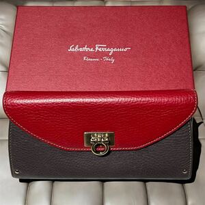 フェラガモ 長財布 レザー Ferragamo