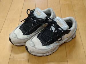 アディダス×ラフシモンズ　raf simons adidas originals　オズウィーゴ３　OZWEEGO サイズＵＳ８ハーフ　B22537