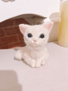 羊毛フェルト　ハンドメイド　ねこ　猫　cat ニードル　白猫