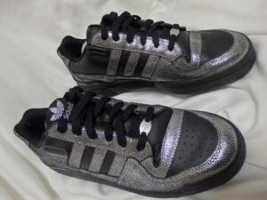 アディダス adidas ブラックレザー×シルバーレザー　ローカットスニーカー JP27.５㎝ 中古美品　使用感無くきれい。キズ汚れ等無し