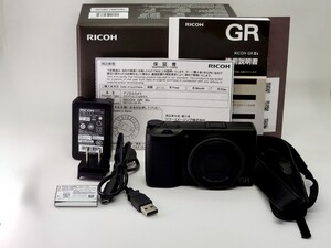 【AB 美品】元箱付き！付属品多数！ RICOH GR IIIx コンパクトデジタルカメラ