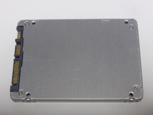 KIOXIA SSD KHK6YRSE3T84 SATA 2.5inch 3.84TB(3840GB) 電源投入回数46回 使用時間922時間 正常判定 本体のみ ラベル欠品 中古品です③