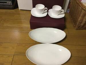 ＊新品Charmant Dinerカップ＆ソーサーと長皿2皿セット