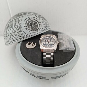 492 未使用 FOSSIL フォッシル STARWARS スターウォーズ 腕時計 時計 ピンバッジ デス・スター ケース付 20周年記念 15,000限定品 