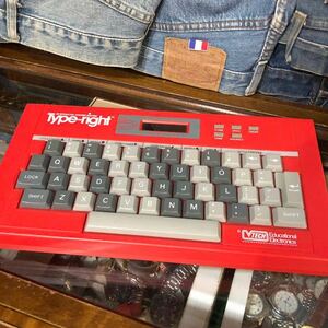 【即決】V-Tech Type-right タイプライト 教育用電子タイピングキーボード キッズコンピュータ 説明書付き 中古 ジャンク品