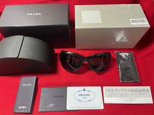 極美品★GACKT同型同色★PRADA サングラス SPR14G ブラック プラダ vartix原型 黒　メガネフレーム (２５)