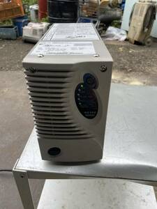 I56。富士電機UPS 無停電電源装置 GX100 1kVA M-UPS010AD1B-U。通電チェックのみ。