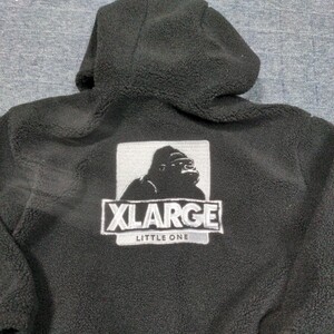 新品未使用 XLARGE エクストララージ フリース パーカー フード 100サイズ ブラック キッズ 子ども モコモコ ジップパーカー