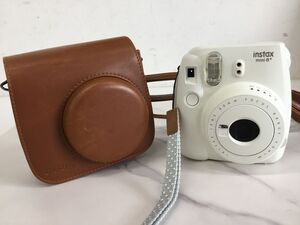 ●営TT217-60 FUJIFILM instax mini 8+ インスタックス チェキ フィルムカメラ / コンパクトカメラ　ホワイト系 / VANILLA色 /ｑ