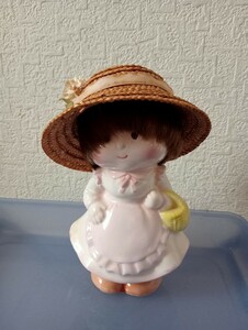 麦わら帽子の女の子　レトロ 人形 陶器