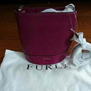 新品★ＦＵＲＬＡ フルラ クロスボディバッグ ショルダーバッグ