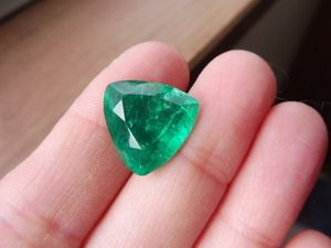 テリ綺麗★鑑別付　vivid green エメラルド　ペアシェイプ　約9.37ct　ルース　リングやペンダントに！ 