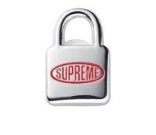 Supreme Lock Pin Pins ピン　ピンズ　タバコ　唇　リップ　 ピンバッジ 南京錠 鍵