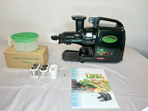 10728-2-SJ22-GreenPower　グリーンパワー-スロージューサー GP-E1503　野菜しぼり器しぼるくん Juice Extractor-通電動作確認済