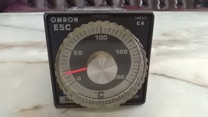 オムロン　サーモ5ミニ　温度調節器　E5C-CA　0～200℃　AC100V　中古
