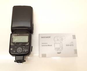 J164A NEEWER ニューワー　ストロボ スピードライト SPEEDLITE フラッシュ　NW-670　通電・発光OK 現状品 詳しい動作未確認の為ジャンク