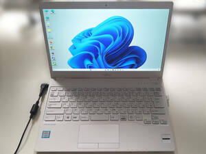 ●【送料無料】Lifebook UH75/B3 i5-8250U(第8世代) SSD256GB メモリ8G Win11 ACアダプター付き 富士通●