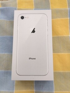 iPhone 8 64GBホワイトの空箱 未使用イヤホンセット