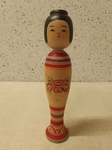 0630301a【小島俊幸作 津軽系 温湯 伝統こけし】置物/木工/工芸品/H25.5cm程/中古品