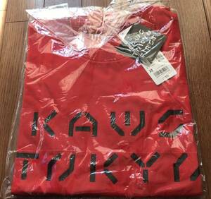 UNIQLO ユニクロ　カウズ　KAWS TOKYO FIRST　Tシャツ 赤 XS