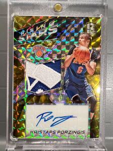 超絶レア10枚限定 Gold Prizm Logo Patch Auto 16 Panini Kristaps Porzingis クリスタプス・ポルジンギス NBA バスケ 直筆 サイン Celtics