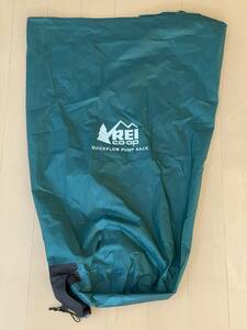 美品 REI Co-op Quickflow Pump Sack ポンプ機能付きスタッフサック