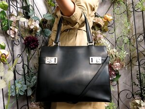 ●超美品●Salvatore Ferragamo フェラガモ●ガンチーニ●カーフ レザー 本革●2way ハンド トート バッグ●黒●SV金具●B5 書類●Js53497