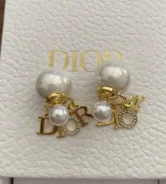 Christian Dior　トライバル　ピアス　ゴールド　パール